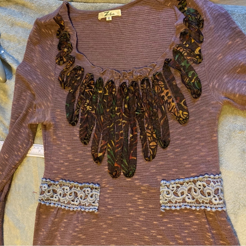 Cotton Blend Knit Purple Tunic Top w/Long Bell Sleeves Embellished with Lace - Picture 7 of 9